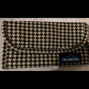 Houndstooth Kavu Wallet